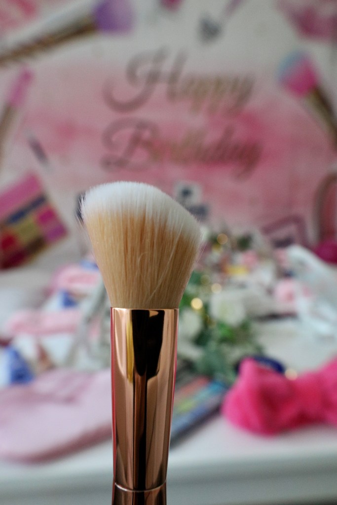 brush, a must to have on a girl pampering spa party